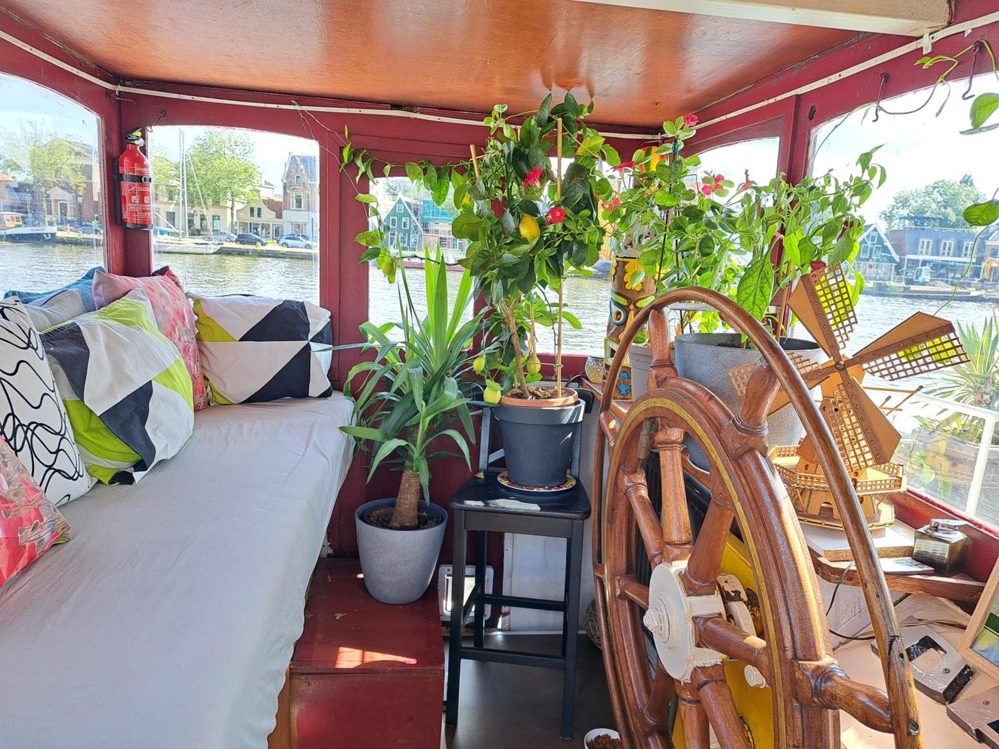B&B Teddy "Prachtig Authentiek Woonschip Uit 1912, 15 Minuten Van Amsterdam" Wormer Esterno foto